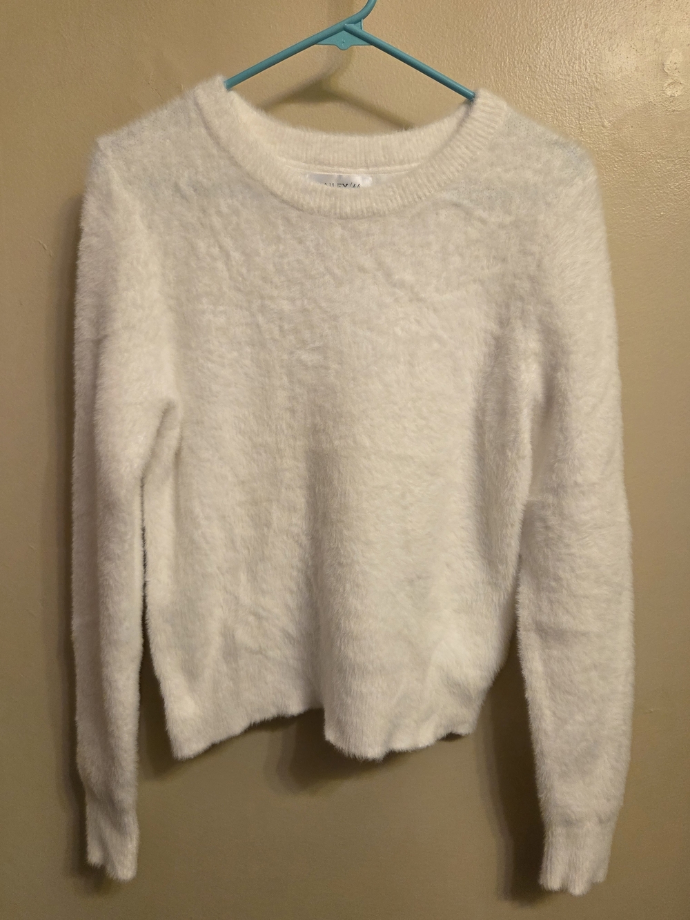 Bailey/44 White Fuzzy Eyelash Knit Sweater Women’s Size M Soft Crewneck